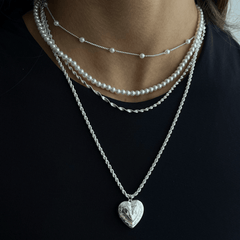 Girly Pearly Necklace